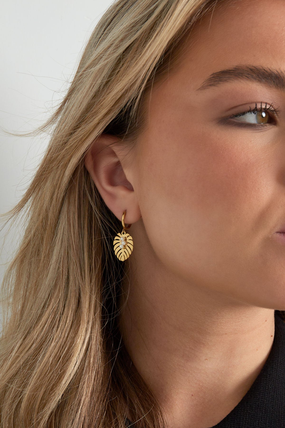 Monstera Leaf Pearls (1 piece)