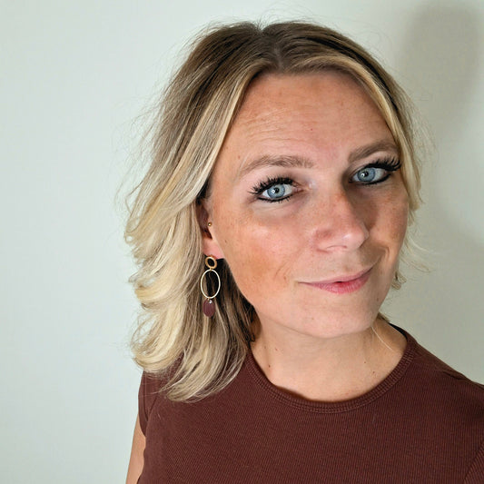 Livinia Dark Bordeaux Glossy