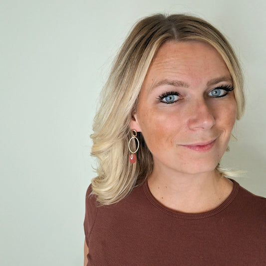 Livinia Maroon Glossy