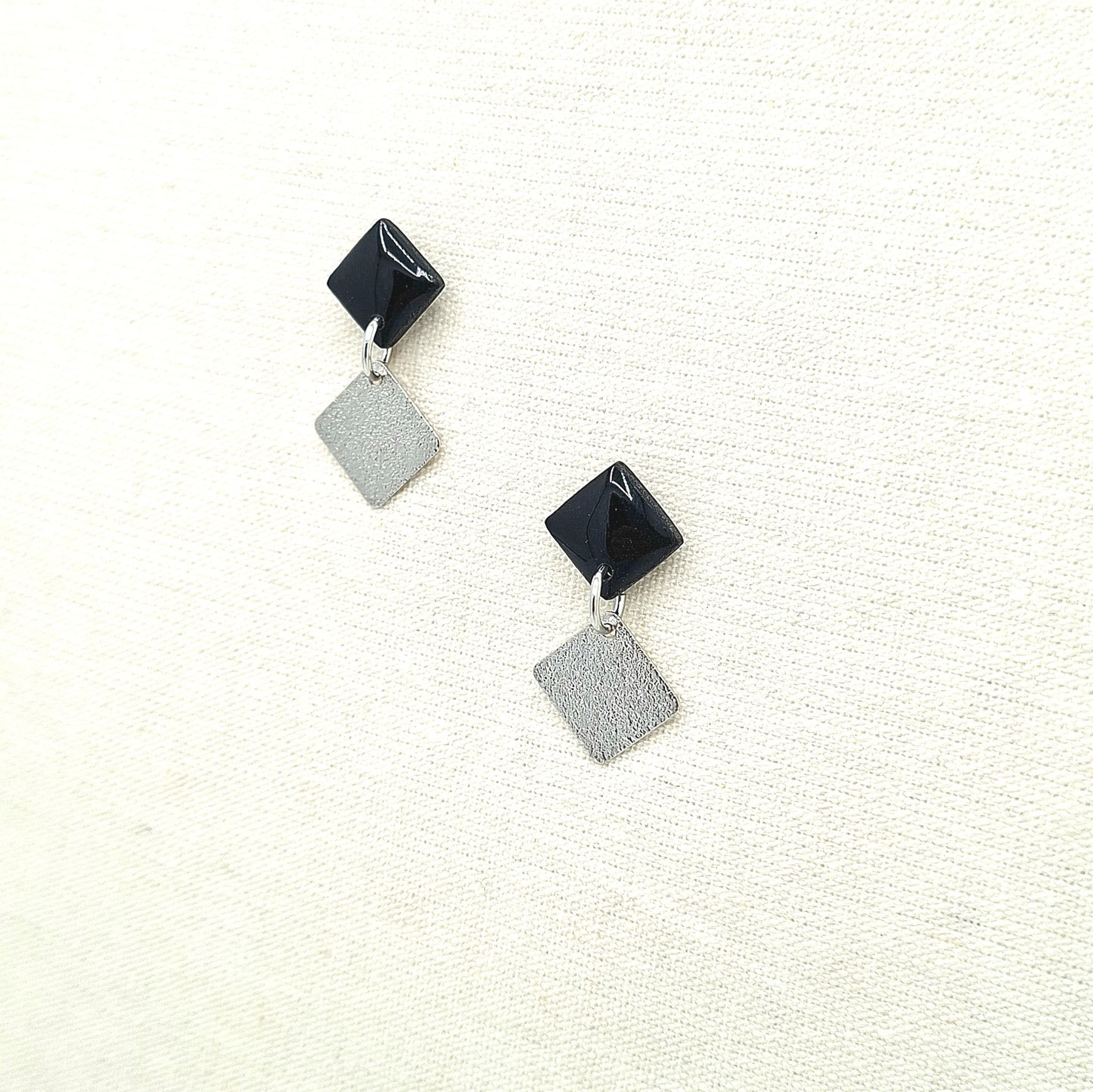 Riri Black & Silver