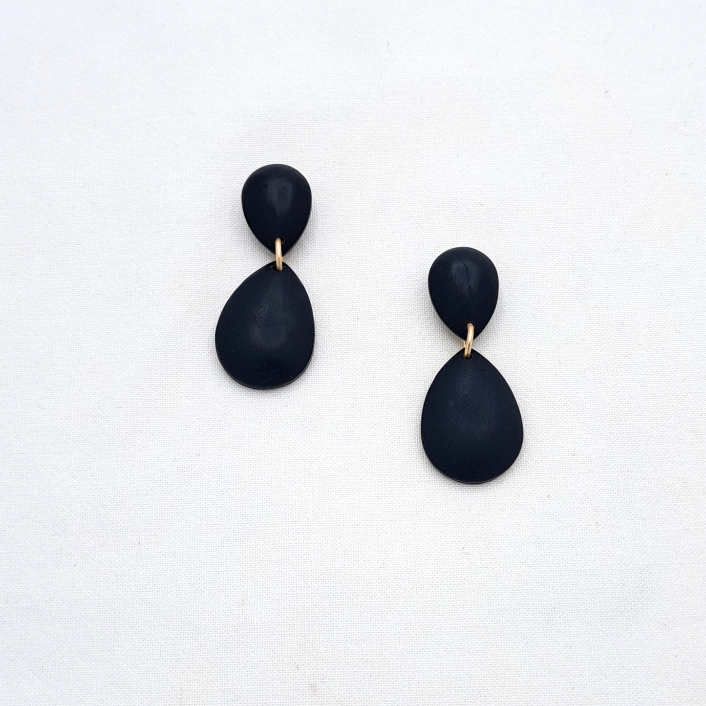 Lily Black & Gold