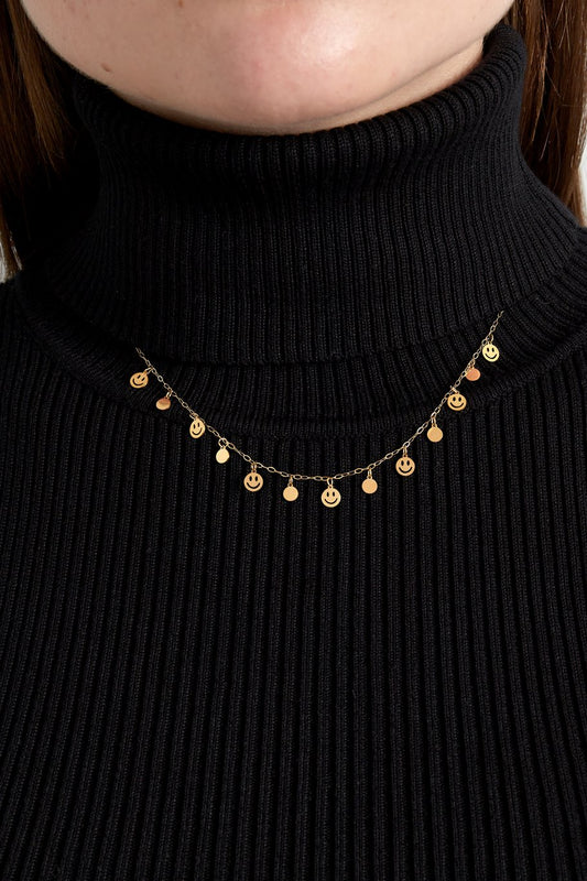 Smiley Pendant Necklace Gold