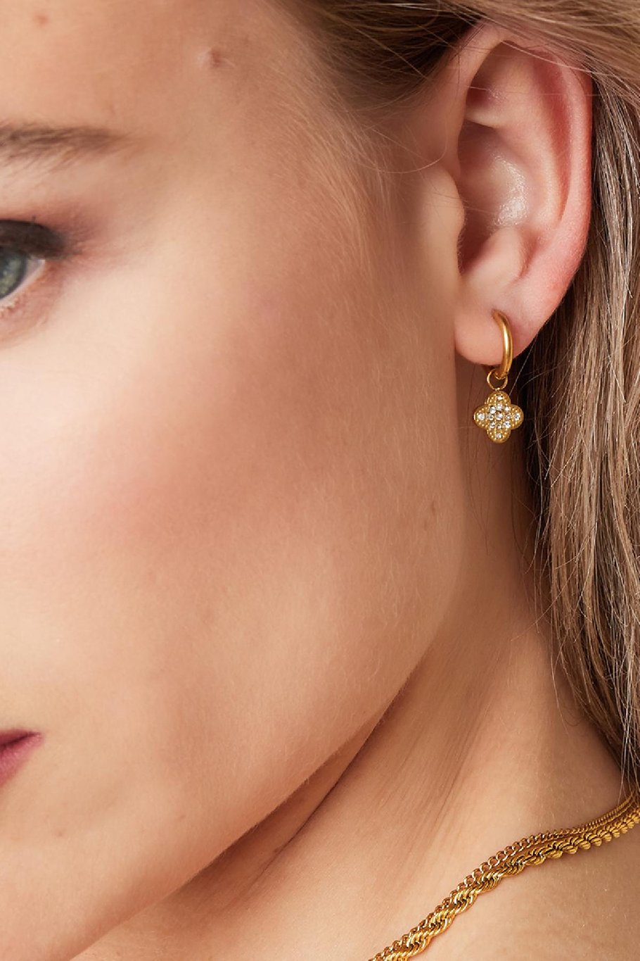 Lucky Charm Rinestone Gold (1 Piece)