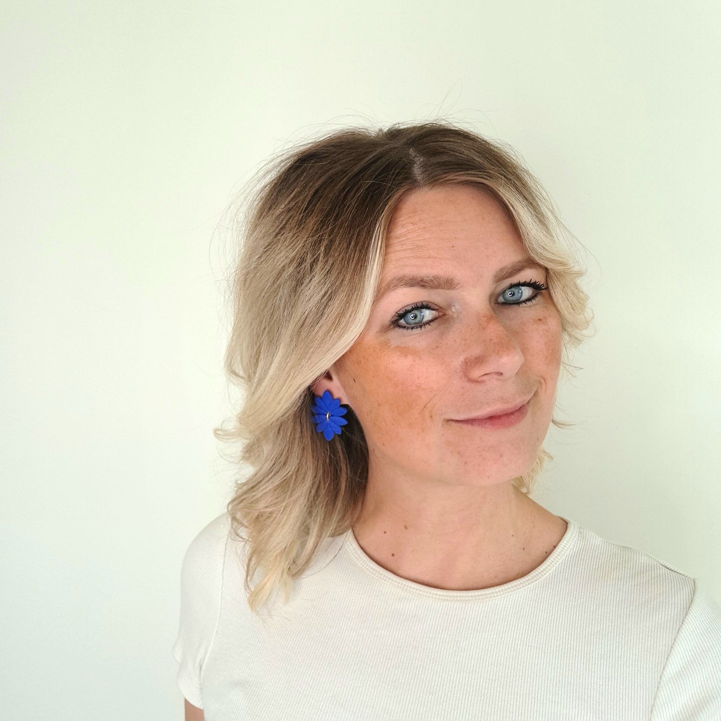 Lotus Power Cobalt Blue