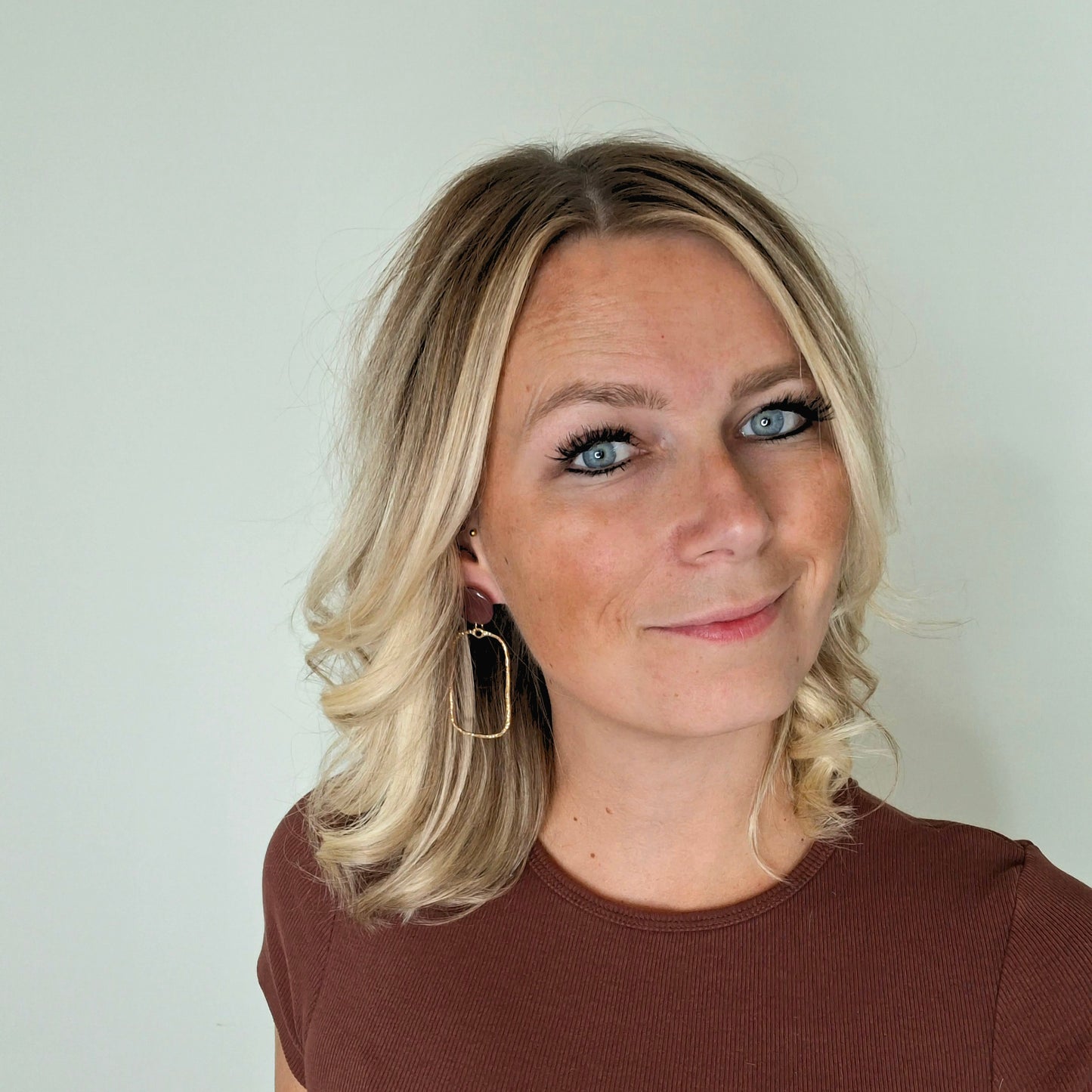 Sydney Dark Bordeaux Glossy