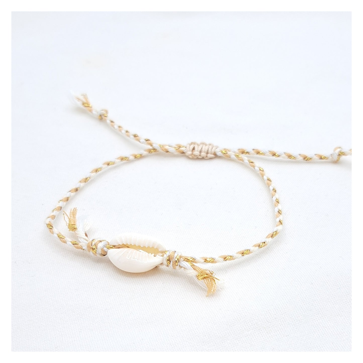 Shell Bracelet - Beige/Gold