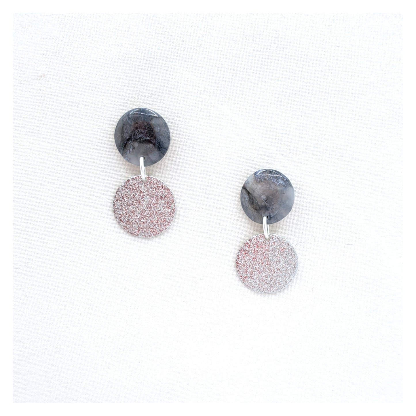 Claudia Silver Glossy